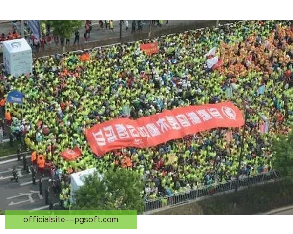 欧足联宣布下赛季赛事禁止球迷携带大于500毫升塑料瓶入场