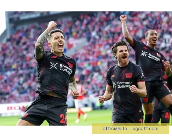 霍夫曼德甲客场精彩推射破门助球队获胜全场最佳表现