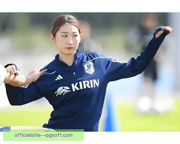 曼城女足正式签下日本国家队主力中场长谷川唯加盟助力球队实力提升
